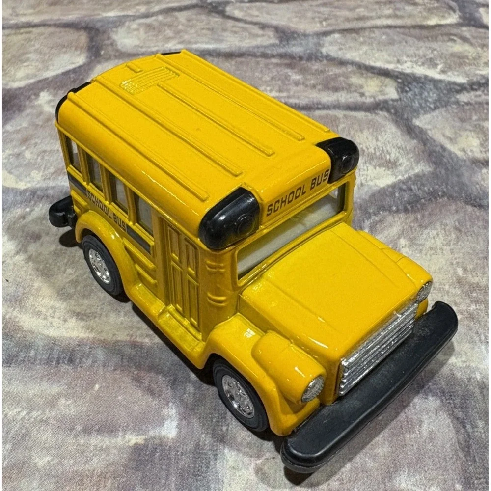 4” Pull Back Action School Bus 1:36 Scale. Near Mint. Operating Stop Sign 🛑